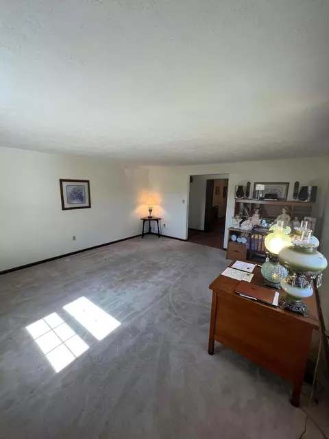 670 E Possum Rd, Springfield, OH 45502 photo 20