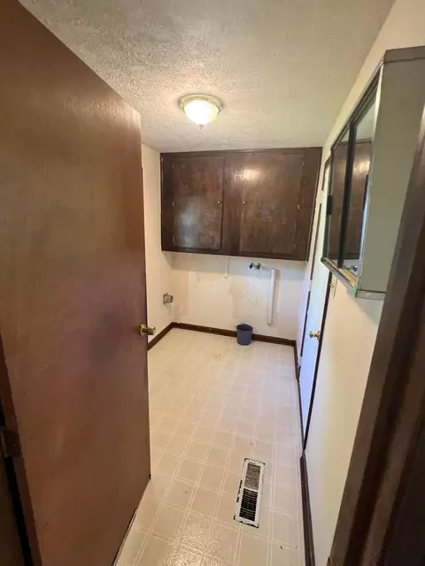 670 E Possum Rd, Springfield, OH 45502 photo 42