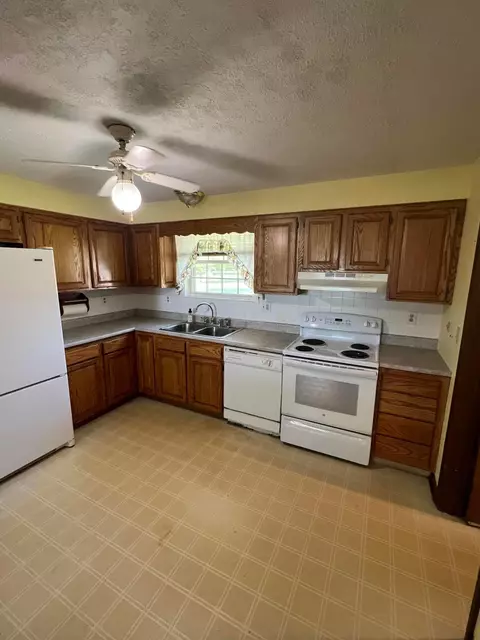 670 E Possum Rd, Springfield, OH 45502 photo 39