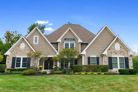 8877 Creighton Dr, Powell, OH 43065