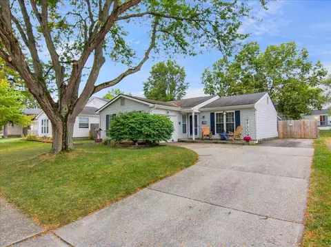 2472 Amethyst Ln, Grove City, OH 43123