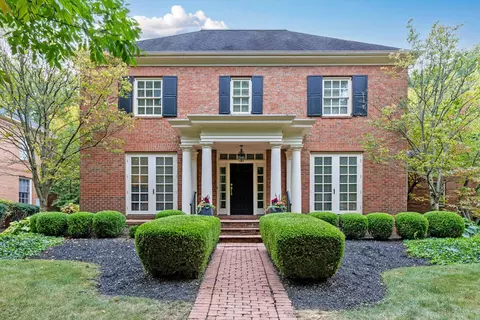 7721 Sutton Pl, New Albany, OH 43054