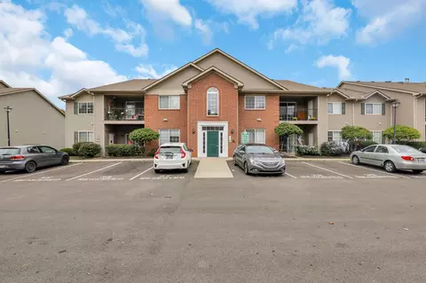 791 Spring Valley Dr, Lewis Center, OH 43035