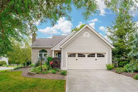 101 Clayburn Dr, Pataskala, OH 43062