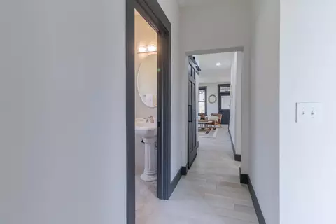 295 E 5th Ave, Columbus, OH 43201 photo 25