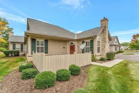 4392 Crimson Maple Ln, Westerville, OH 43082