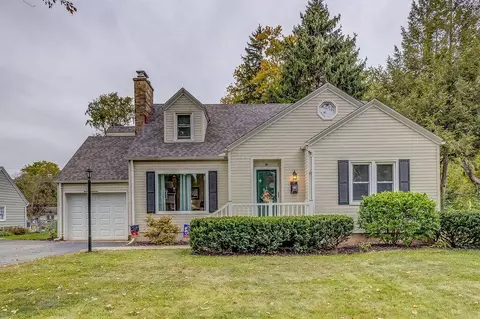 9 Highland Dr, Mount Vernon, OH 43050