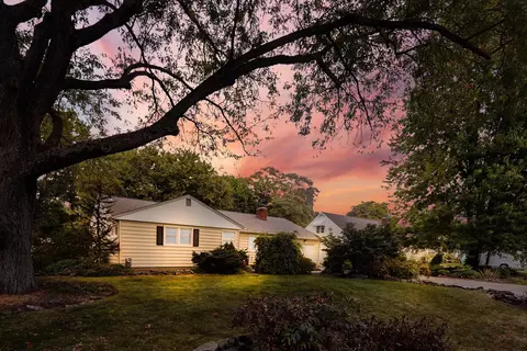 226 S Quentin Rd, Newark, OH 43055
