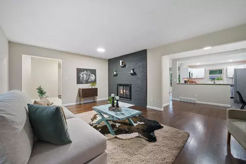 175 Flint Ridge Dr, Gahanna, OH 43230