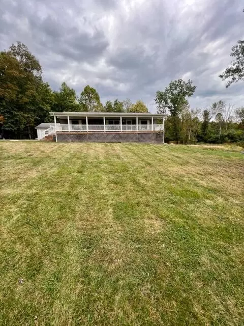 6810 N Wrightstown Rd, Glouster, OH 45732