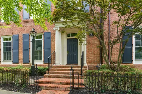 2 Keswick Cmns, New Albany, OH 43054