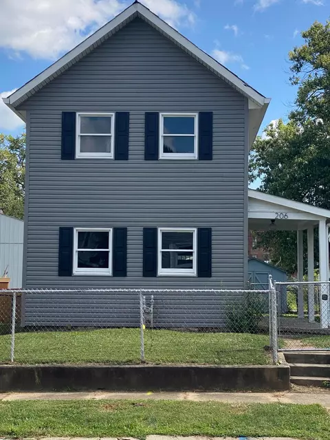 206 Boyleston Ave, Newark, OH 43055
