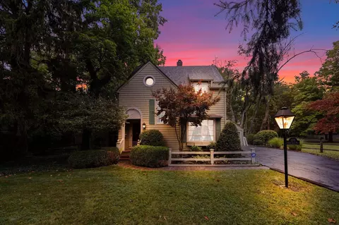 1113 Shady Lane Rd, Columbus, OH 43227