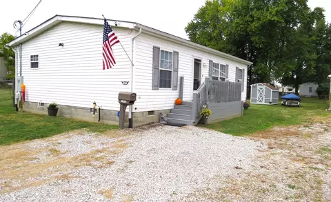1827 W Chestnut St, Lancaster, OH 43130