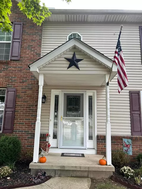 204 Chesterville Ct, Canal Winchester, OH 43110