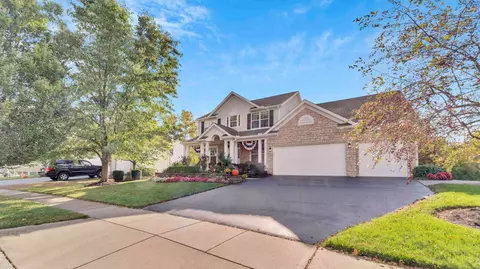 5071 Snowy Creek Dr, Grove City, OH 43123
