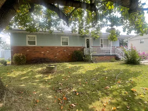 275 Meadow Dr, Circleville, OH 43113 photo 2