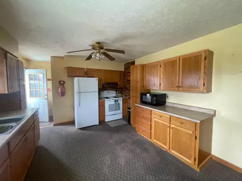 275 Meadow Dr, Circleville, OH 43113 photo 5