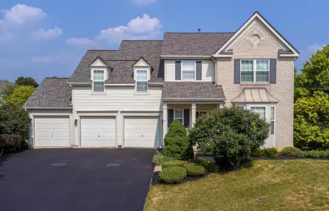 2214 Seton Dr, Lewis Center, OH 43035