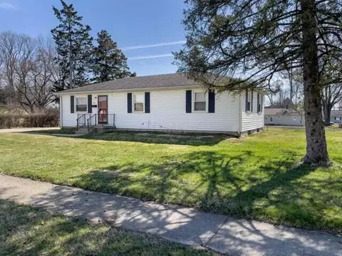 1611 Victory Dr, Springfield, OH 45505 photo 3