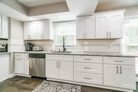 7483 Mapleleaf Ct, Columbus, OH 43235