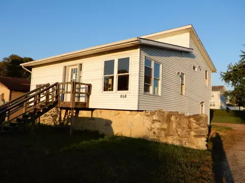 658 N High St, Utica, OH 43080