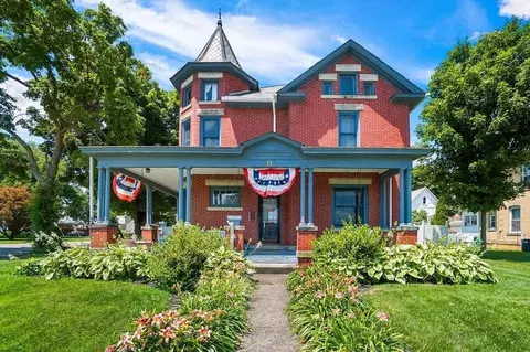 61 East St, Ashville, OH 43103