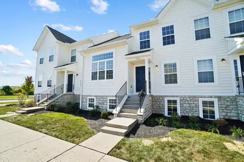 5961 Andrew John Dr #39, New Albany, OH 43054