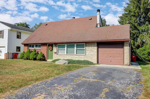 3688 Homecomer Dr, Grove City, OH 43123