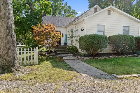6208 4th St, Lewis Center, OH 43035