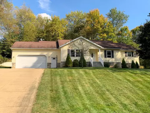 3238 Apple Valley Dr, Howard, OH 43028