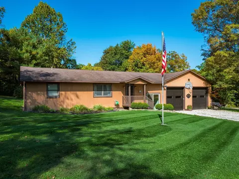 10739 Hazel Dell Rd, Howard, OH 43028