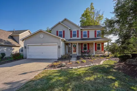 6395 Fox Hill Dr, Canal Winchester, OH 43110