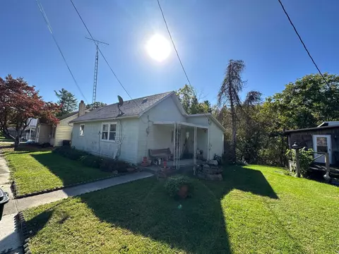 133 Comly St, Corning, OH 43730 photo 1