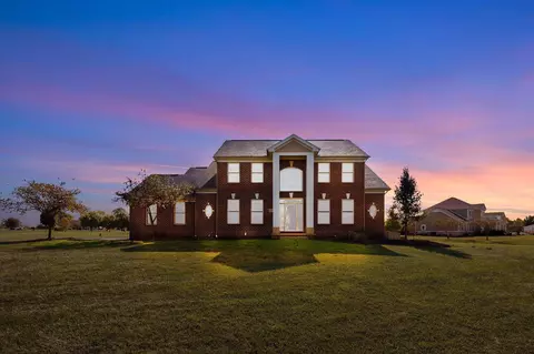 4909 Arrowhead Dr NW, Carroll, OH 43112