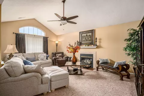 5165 Vinings Grv, Dublin, OH 43016