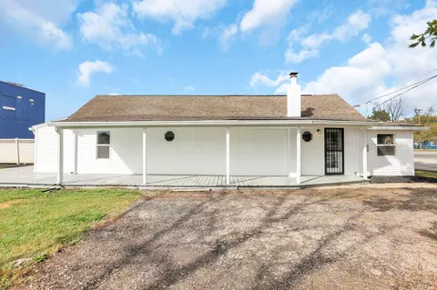 16 Union Ave, Buckeye Lake, OH 43008
