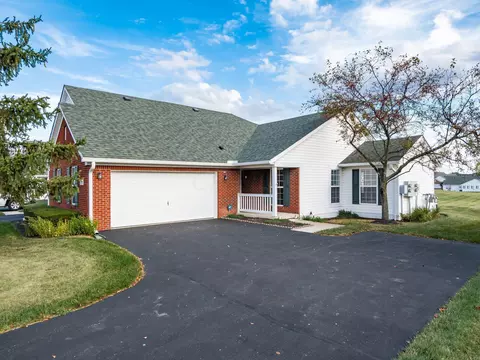8085 Night Heron Ln, Pickerington, OH 43147