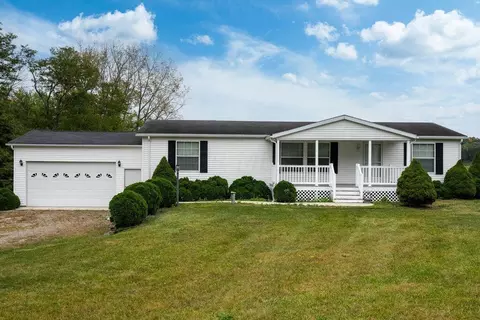 2136 Martinsburg Rd NE, Newark, OH 43055