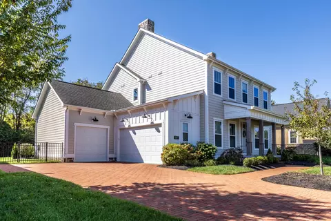 1147 Pinnacle Club Dr, Grove City, OH 43123