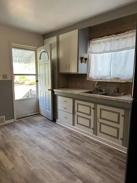 613 E Columbus St, Kenton, OH 43326 photo 5