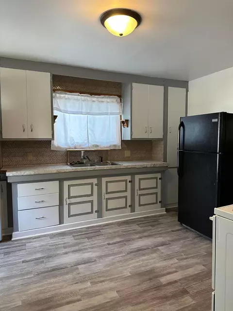 613 E Columbus St, Kenton, OH 43326 photo 3