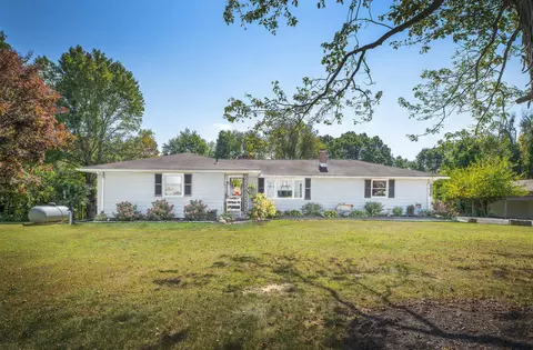 15936 Wooster Rd, Mount Vernon, OH 43050