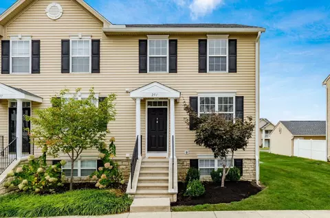251 Oxford Oak Dr, Blacklick, OH 43004