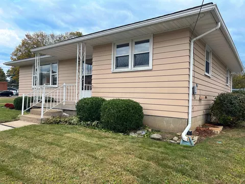 24 W 9th St, Dresden, OH 43821 photo 3