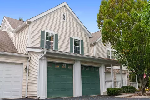 398 Sycamore Woods Ln, Columbus, OH 43230