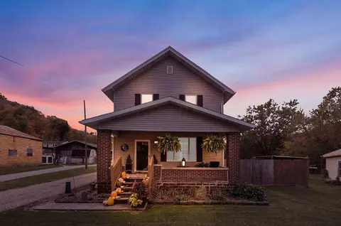35975 Water St, Union Furnace, OH 43158
