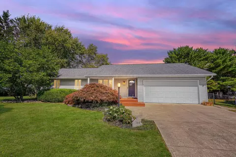 364 Old Meadows Ct, Canal Winchester, OH 43110