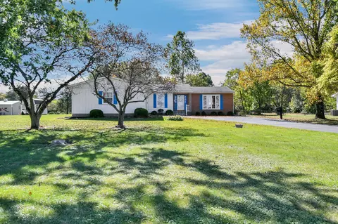 869 Dunkle Rd, Circleville, OH 43113 photo 4