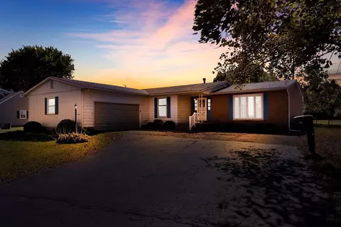 869 Dunkle Rd, Circleville, OH 43113